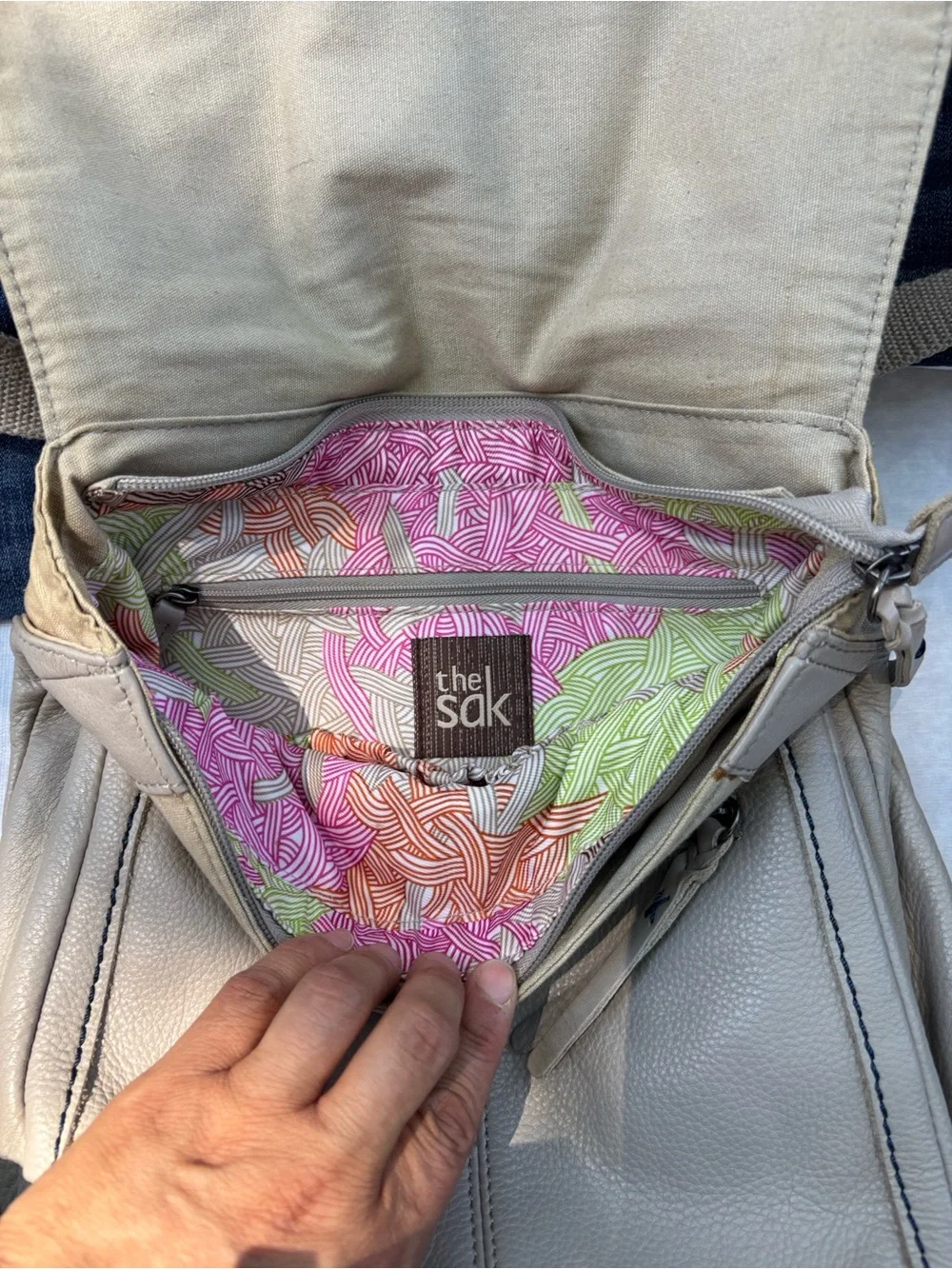 The Sak Light Gray Leather Crossbody Bag with Colorful Printed Lining